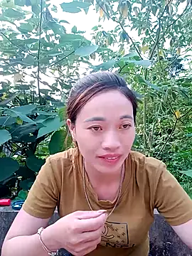 Snapshot of little-effy chatting on May 22, 11:16 am little-effy online show from May 22, 11:16 am