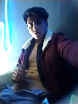 Snapshot of Energy_Medium chatting on December 15, 3:11 am Energy Medium online show from December 15, 3:11 am