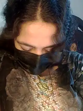 nosrat014 online show from May 3, 7:03 am