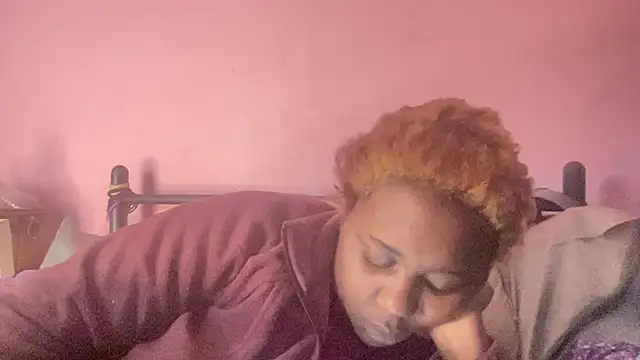 queenalliyahalecia online show from December 16, 2:33 pm