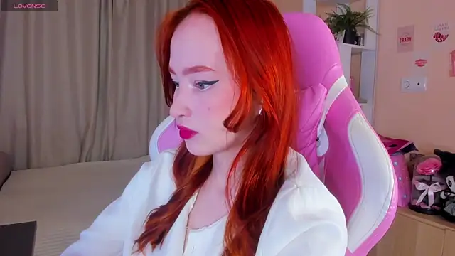 Snapshot of sunflare_ chatting on December 14, 4:34 pm sunflare online show from December 14, 4:34 pm