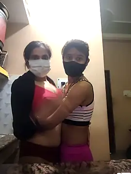 Snapshot of jaanvi-Rani chatting on February 6, 3:22 am jaanvi-Rani online show from February 6, 3:22 am