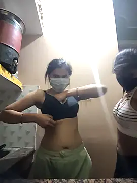 Snapshot of jaanvi-Rani chatting on February 7, 2:59 am jaanvi-Rani online show from February 7, 2:59 am