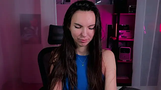 Snapshot of AliceLidell chatting on March 12, 5:02 am AliceLidell online show from March 12, 5:02 am