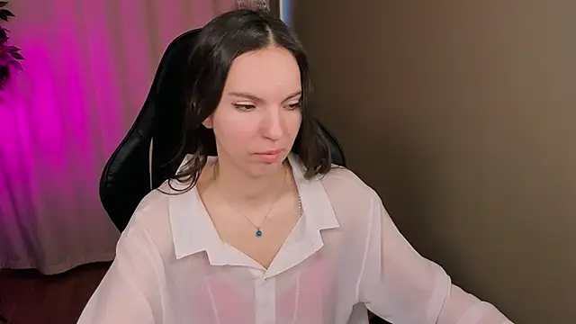 Snapshot of AliceLidell chatting on March 13, 5:14 am AliceLidell online show from March 13, 5:14 am