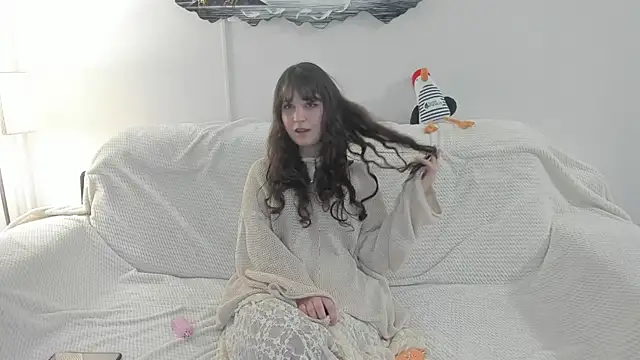 Snapshot of Moni_mira chatting on December 14, 5:18 pm Moni mira online show from December 14, 5:18 pm