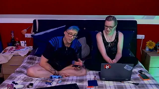 Snapshot of AskAveryAnything chatting on July 21, 8:00 pm AskAveryAnything online show from July 21, 8:00 pm