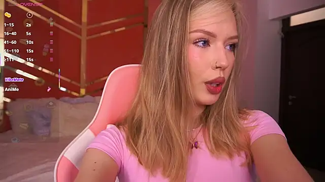 Snapshot of MollyyMayy chatting on May 22, 7:41 pm MollyyMayy online show from May 22, 7:41 pm