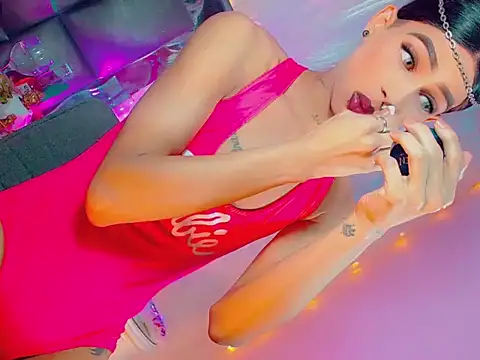 agathaferrer3 online show from February 12, 5:24 am