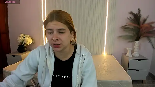 VivianOwen9 online show from February 16, 12:56 pm