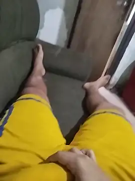 Snapshot of zerobert69 chatting on June 1, 10:00 pm zerobert69 online show from June 1, 10:00 pm