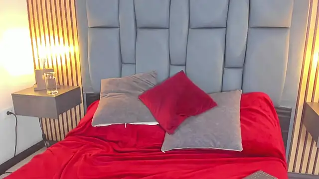 Snapshot of Angelic_serenity chatting on December 16, 7:19 pm Angelic serenity online show from December 16, 7:19 pm