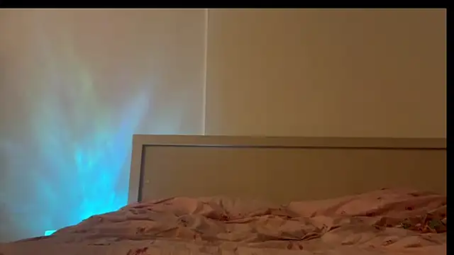 Vanessa foxii online show from December 17, 8:15 pm