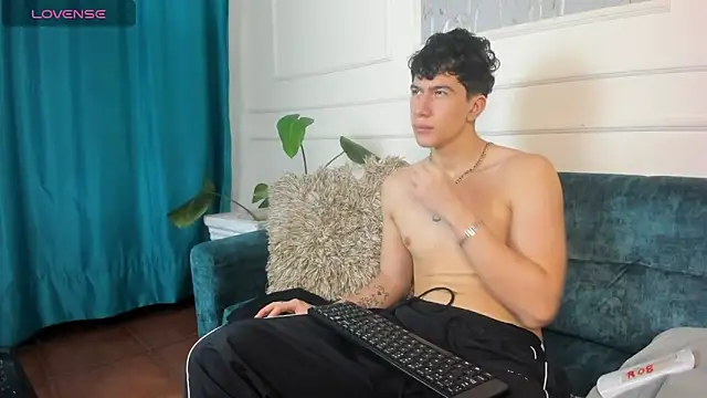 Criss Adams online show from March 13, 2:18 am