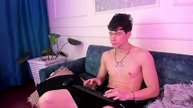 Criss Adams online show from March 18, 2:26 am