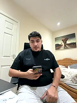 Snapshot of Juliann69Ramiro chatting on December 16, 10:37 pm Juliann69Ramiro online show from December 16, 10:37 pm