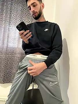 Snapshot of Juliann69Ramiro chatting on January 9, 9:34 am Juliann69Ramiro online show from January 9, 9:34 am