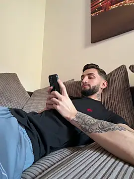 Snapshot of Juliann69Ramiro chatting on January 17, 2:11 pm Juliann69Ramiro online show from January 17, 2:11 pm