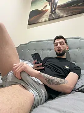 Snapshot of Juliann69Ramiro chatting on February 17, 9:43 pm Juliann69Ramiro online show from February 17, 9:43 pm