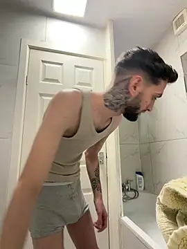 Snapshot of Juliann69Ramiro chatting on February 18, 8:05 pm Juliann69Ramiro online show from February 18, 8:05 pm