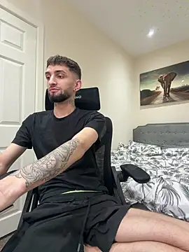 Snapshot of Juliann69Ramiro chatting on March 6, 3:30 pm Juliann69Ramiro online show from March 6, 3:30 pm