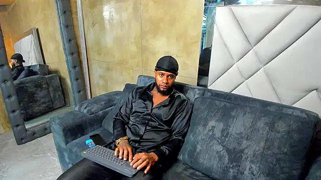 Snapshot of jay_jhonson01 chatting on December 22, 3:47 am jay jhonson01 online show from December 22, 3:47 am