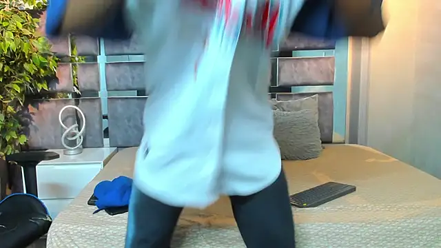 Snapshot of jay_jhonson01 chatting on February 3, 3:59 am jay jhonson01 online show from February 3, 3:59 am