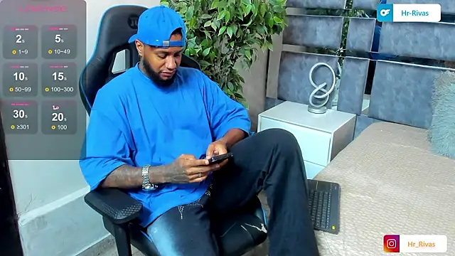 Snapshot of jay_jhonson01 chatting on February 11, 4:50 am jay jhonson01 online show from February 11, 4:50 am