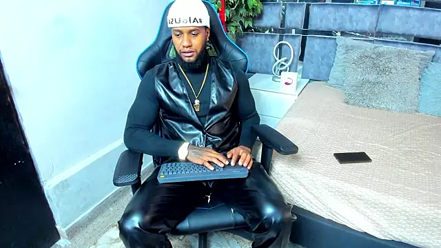 Snapshot of jay_jhonson01 chatting on March 9, 1:20 am jay jhonson01 online show from March 9, 1:20 am