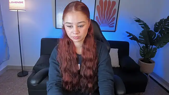 Snapshot of Amelia_Saenz_ chatting on May 8, 8:25 pm Amelia Saenz online show from May 8, 8:25 pm