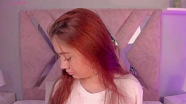 Snapshot of Amelia_Saenz_ chatting on June 15, 7:27 pm Amelia Saenz online show from June 15, 7:27 pm