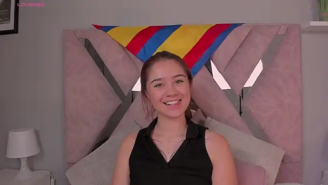 Snapshot of Amelia_Saenz_ chatting on June 20, 1:36 pm Amelia Saenz online show from June 20, 1:36 pm