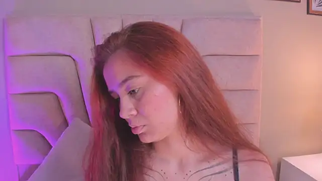 Snapshot of Amelia_Saenz_ chatting on July 10, 7:38 pm Amelia Saenz online show from July 10, 7:38 pm