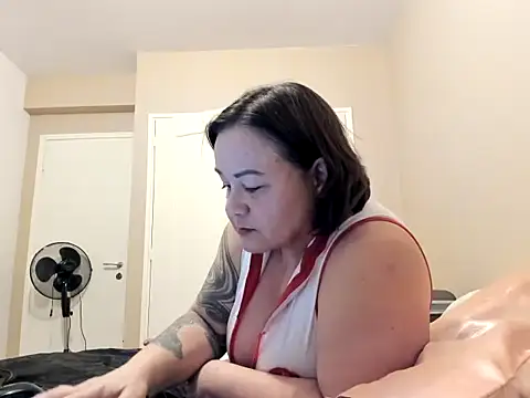 tantriquegirl06 online show from January 8, 7:27 pm