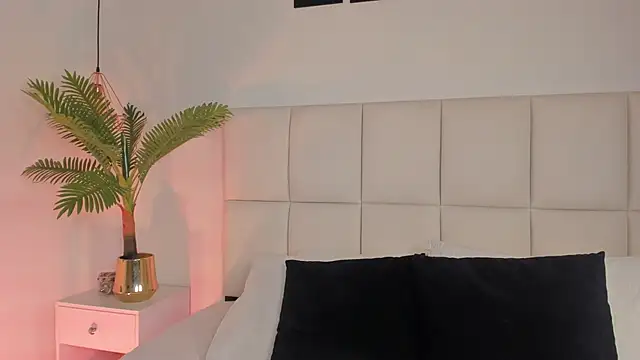  Stephany lee online show from May 5, 5:26 am