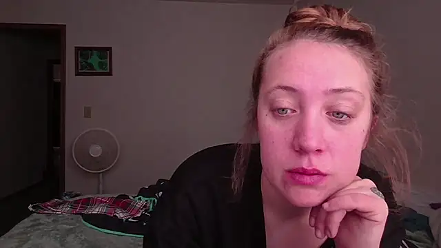 Snapshot of dixielover1229 chatting on December 22, 3:20 pm dixielover1229 online show from December 22, 3:20 pm