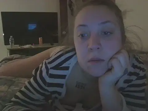 Snapshot of dixielover1229 chatting on January 13, 6:46 pm dixielover1229 online show from January 13, 6:46 pm