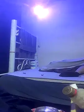 Snapshot of BiSexyCouple chatting on December 20, 2:51 am BiSexyCouple online show from December 20, 2:51 am