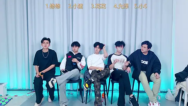 QYBOYS 010 online show from December 18, 4:02 pm