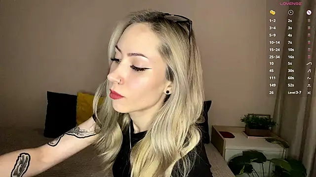 sun under skyy online show from February 10, 8:29 am