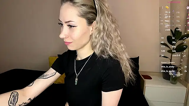 sun under skyy online show from February 20, 2:08 am