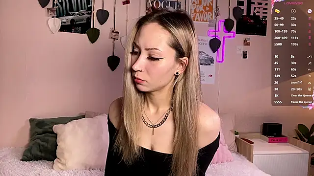 Snapshot of sun_under_skyy chatting on May 17, 3:15 am sun under skyy online show from May 17, 3:15 am