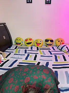 Cutie Seema online show from January 14, 3:17 pm