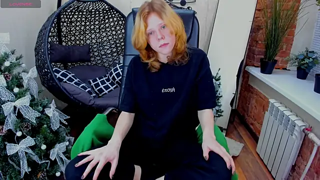 Snapshot of Soft_Flame chatting on December 21, 3:41 pm Soft Flame online show from December 21, 3:41 pm