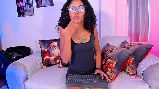 Paulete  W online show from December 15, 1:15 pm