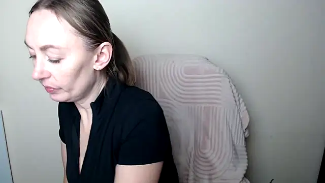 LiaSeass  online show from February 5, 12:21 pm