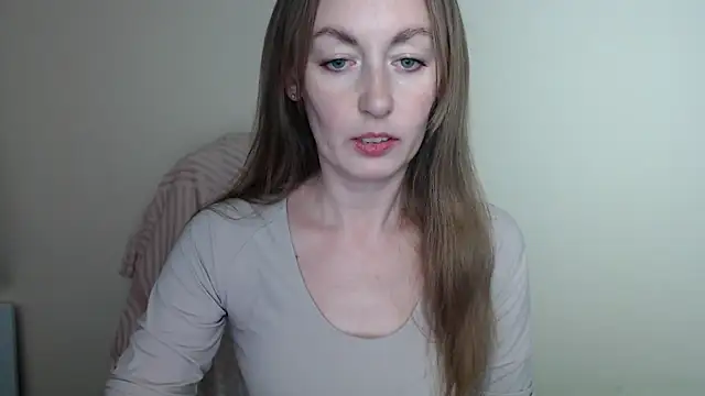 Snapshot of LiaSeass_ chatting on May 7, 12:21 pm LiaSeass online show from May 7, 12:21 pm