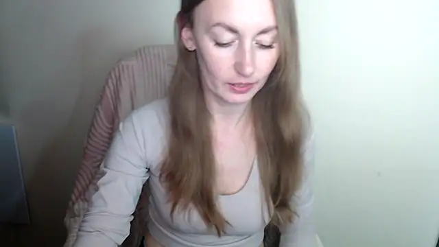 Snapshot of LiaSeass_ chatting on May 8, 12:21 pm LiaSeass online show from May 8, 12:21 pm