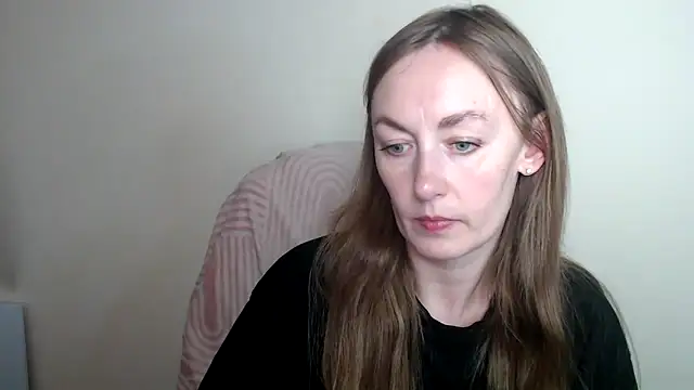 Snapshot of LiaSeass_ chatting on May 11, 12:00 pm LiaSeass online show from May 11, 12:00 pm