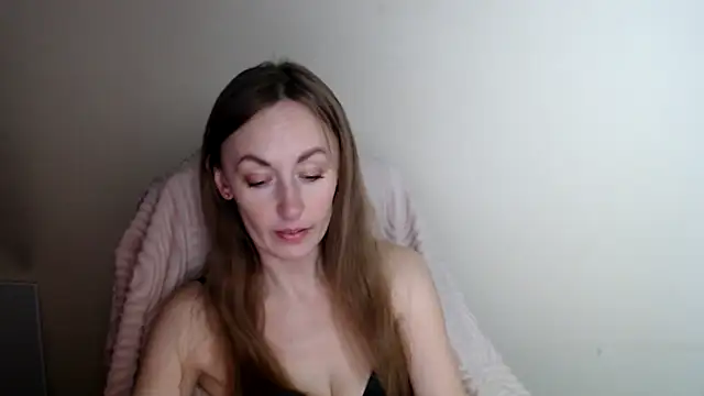 Snapshot of LiaSeass_ chatting on June 16, 11:46 am LiaSeass online show from June 16, 11:46 am